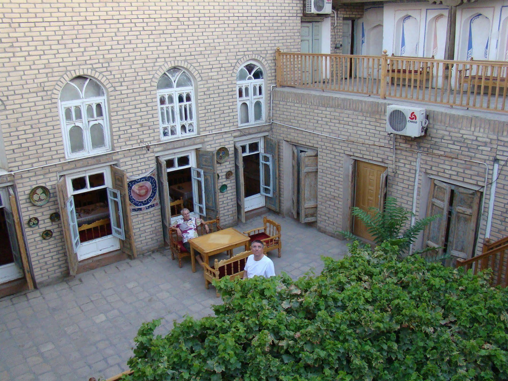 Komil Bukhara Boutique Hotel Exterior photo